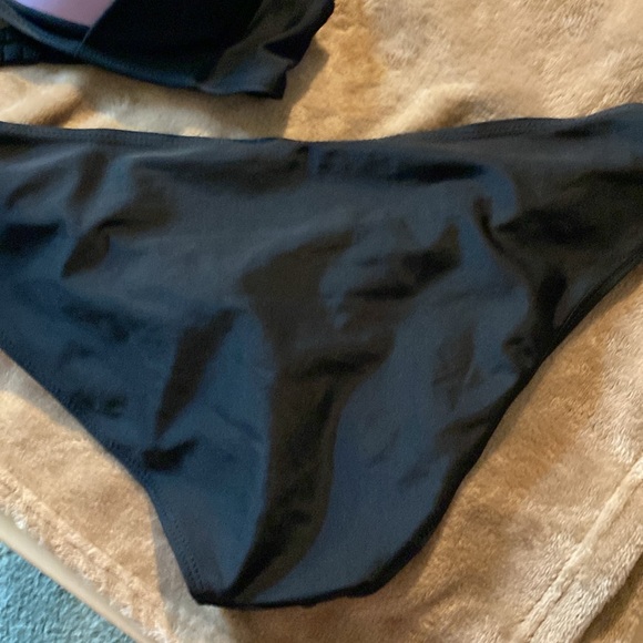 Strappy cut out bikini - Picture 7 of 11